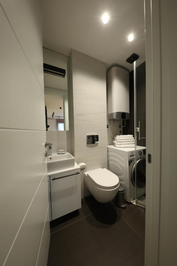 Modern Apartment In The Heart Of Belgrad Exterior foto