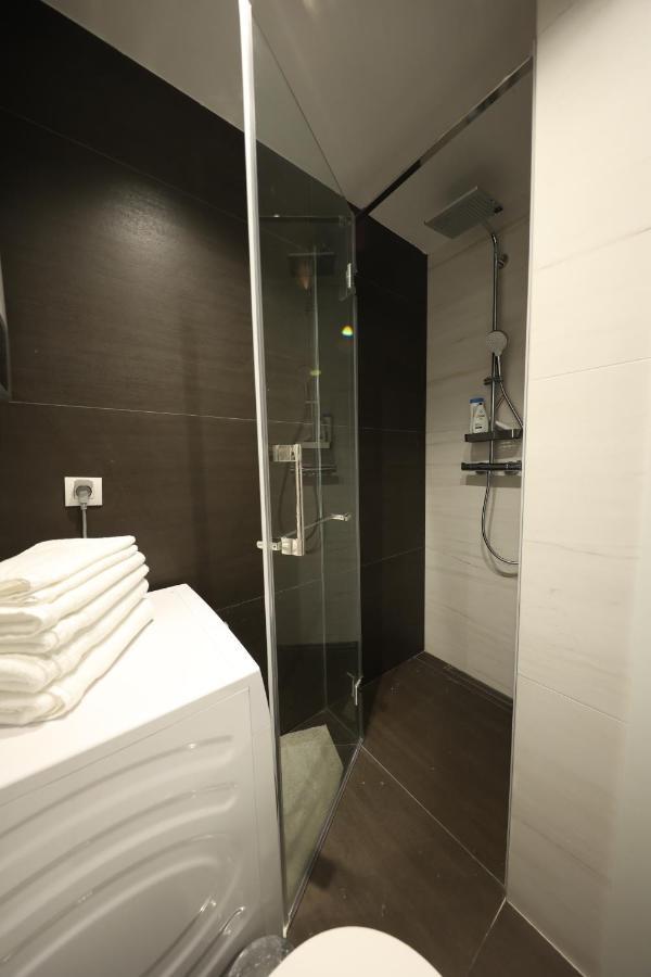 Modern Apartment In The Heart Of Belgrad Exterior foto