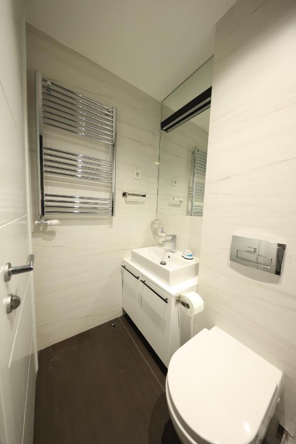 Modern Apartment In The Heart Of Belgrad Exterior foto